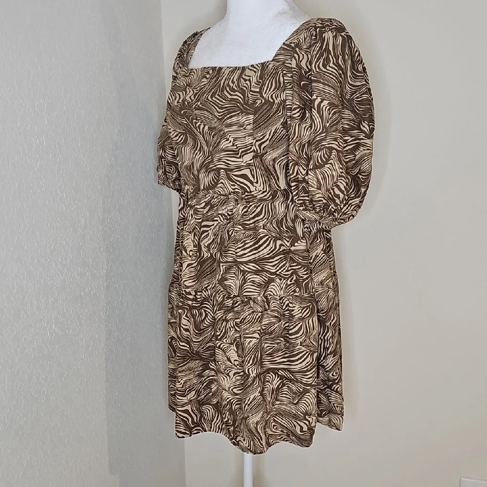 House of Harlow Square Neck Puff Sleeve Mini Dress in Brown Swirl Print - Picture 8 of 13